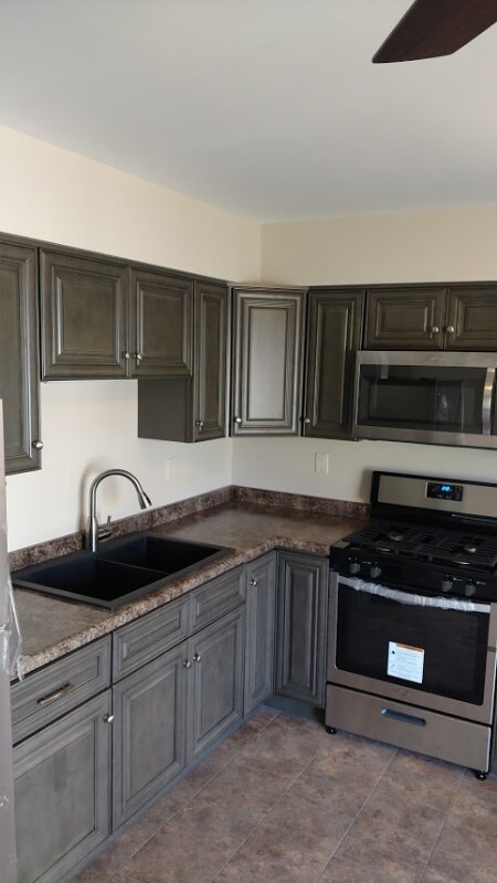 Building Photo - 7000 W 128th Ln