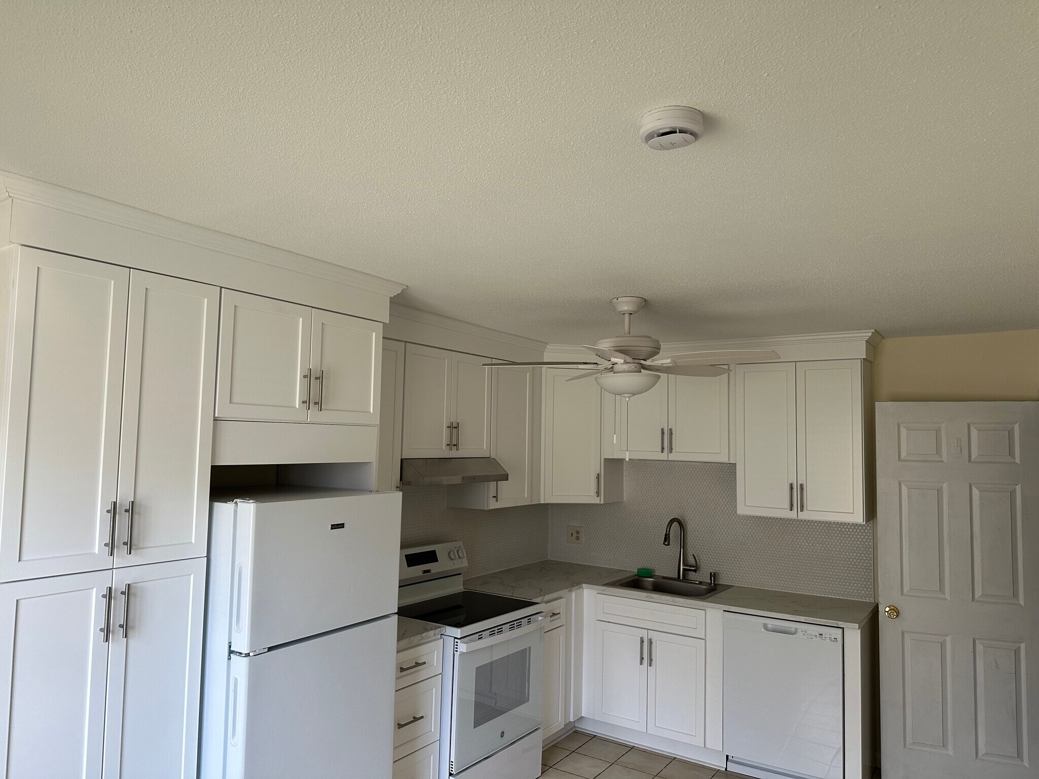 Building Photo - 127 New Britain Ave