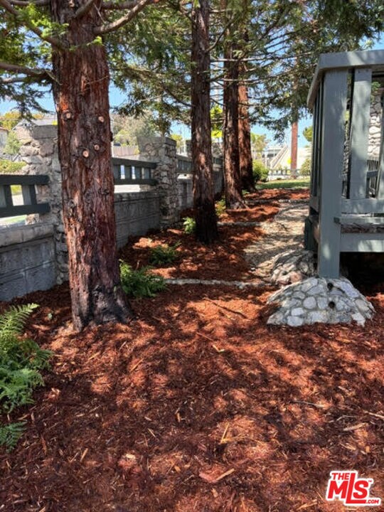 Building Photo - 2544 3rd St