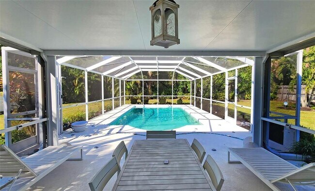 Building Photo - 329 Bernard Ave