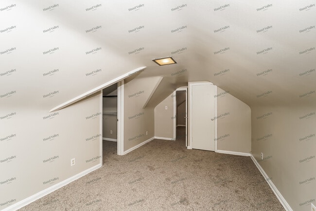 Building Photo - 7701 Kenton Ave