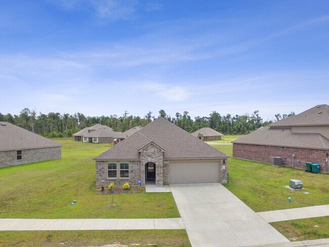 Primary Photo - 772 Gold Finch Way