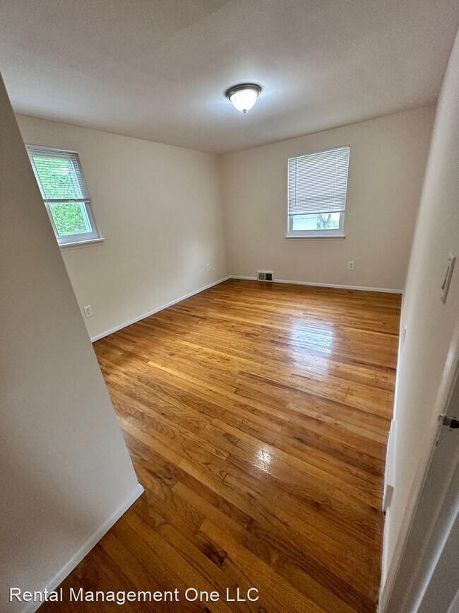 Building Photo - 3 br, 2 bath House - 30201 Canterbury Dr.