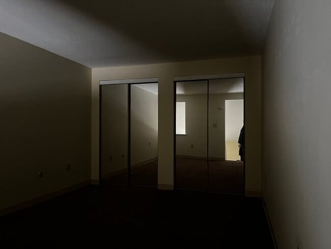 Building Photo - 4 Adams Cir