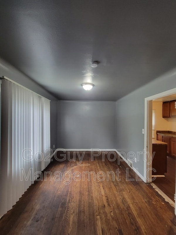 Building Photo - 2107 Ewald Cir