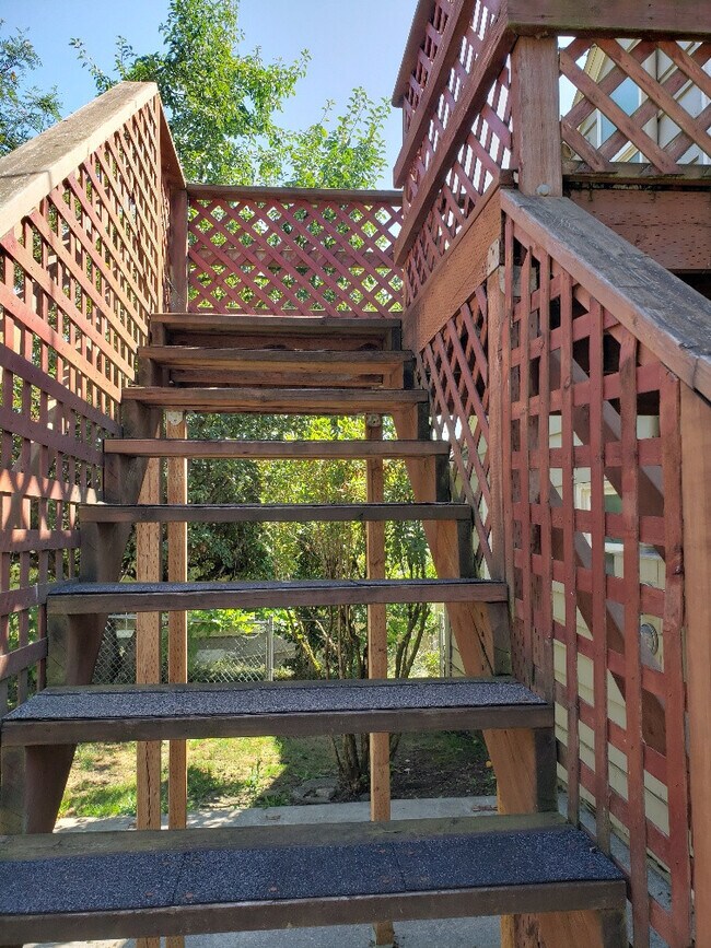 r11 632 NE Franklin Ave Chehalis WA 98532 Apartment Finder