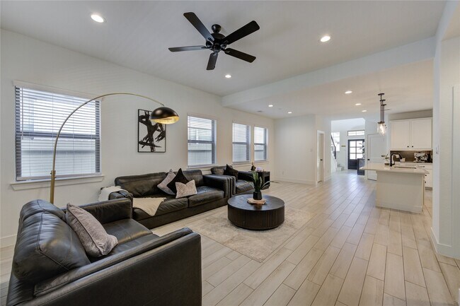 Building Photo - 10636 Wild Chives