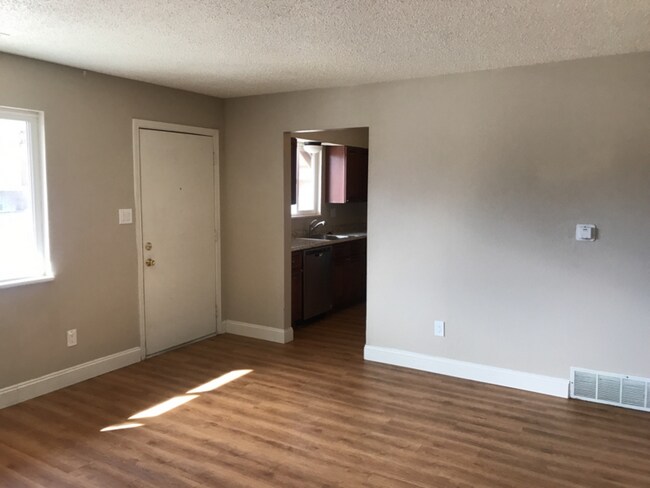 Building Photo - 1021 Delaware Dr