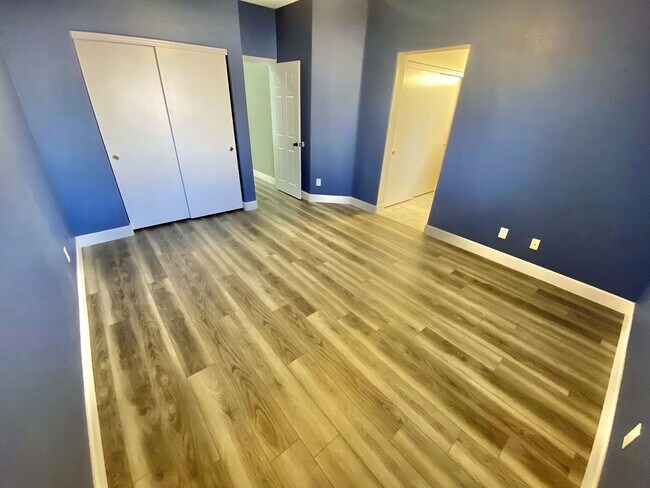 Building Photo - BEAUTIFUL 3 BEDROOM 2 FULL BATHS SINGLE ST...