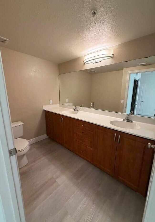 Building Photo - 6386 Emerald Dunes Dr