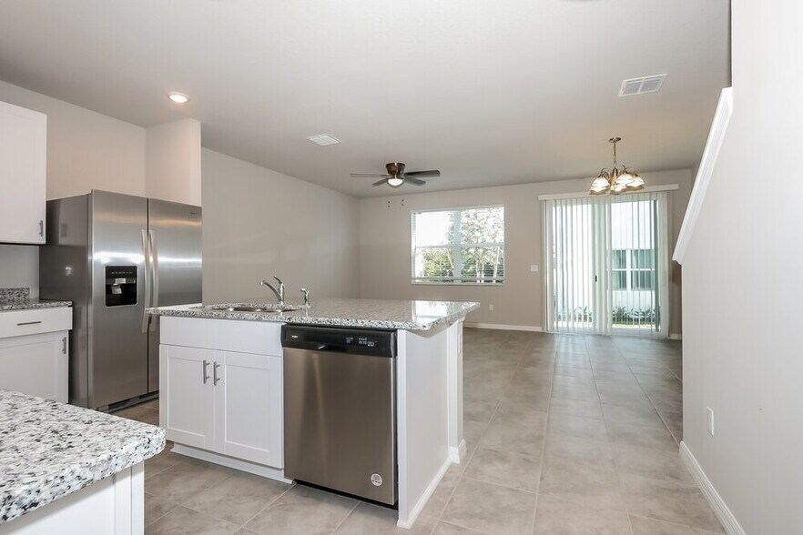 Building Photo - 4030 Hot Springs Ave