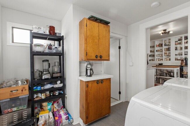 Building Photo - 32A Landers St