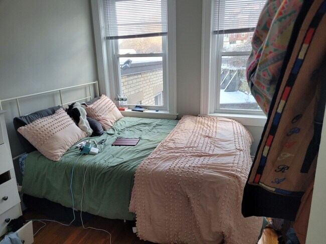 Building Photo - VERU NICE 1 bed in Allston...