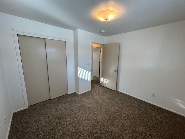 Building Photo - Lovely Updated Loveland Home with Fireplace and Fenced Yard