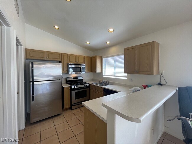 Building Photo - 1012 Rainbow Cliff Ct