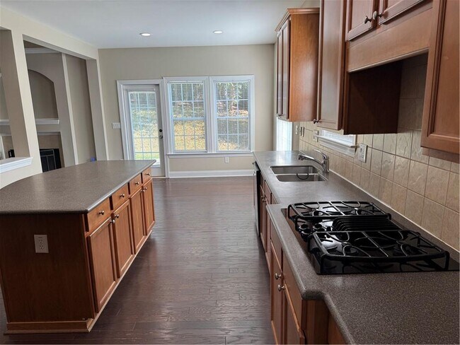 Building Photo - 7411 Redbud Loop