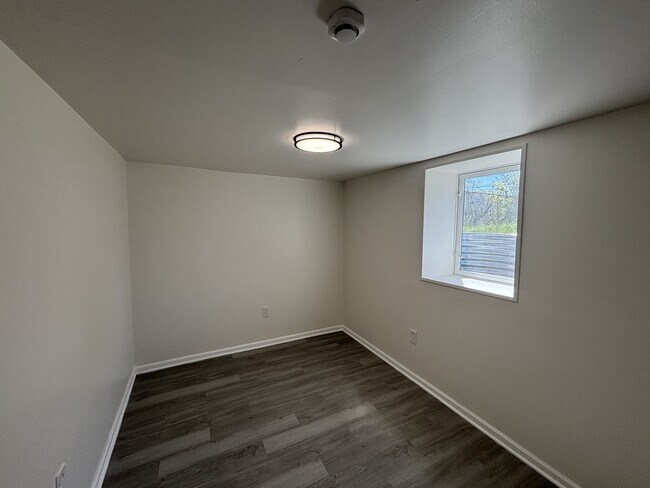 Building Photo - 1348 Waite St