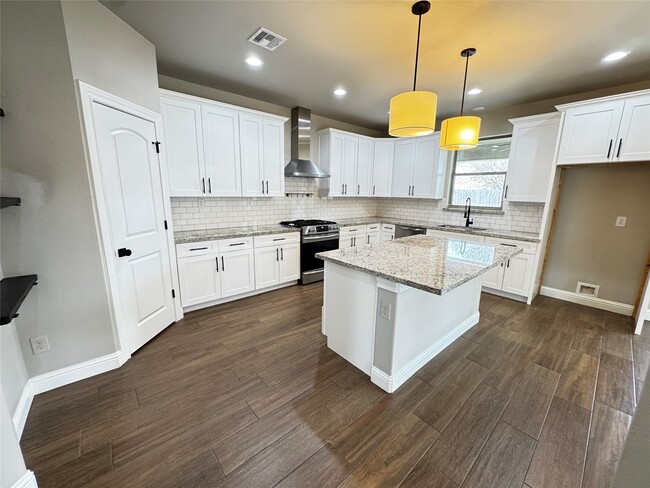 Building Photo - 10430 Dominion Ranch Dr