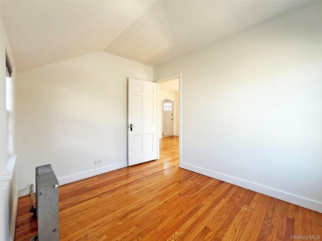 Building Photo - 495 Montauk Hwy