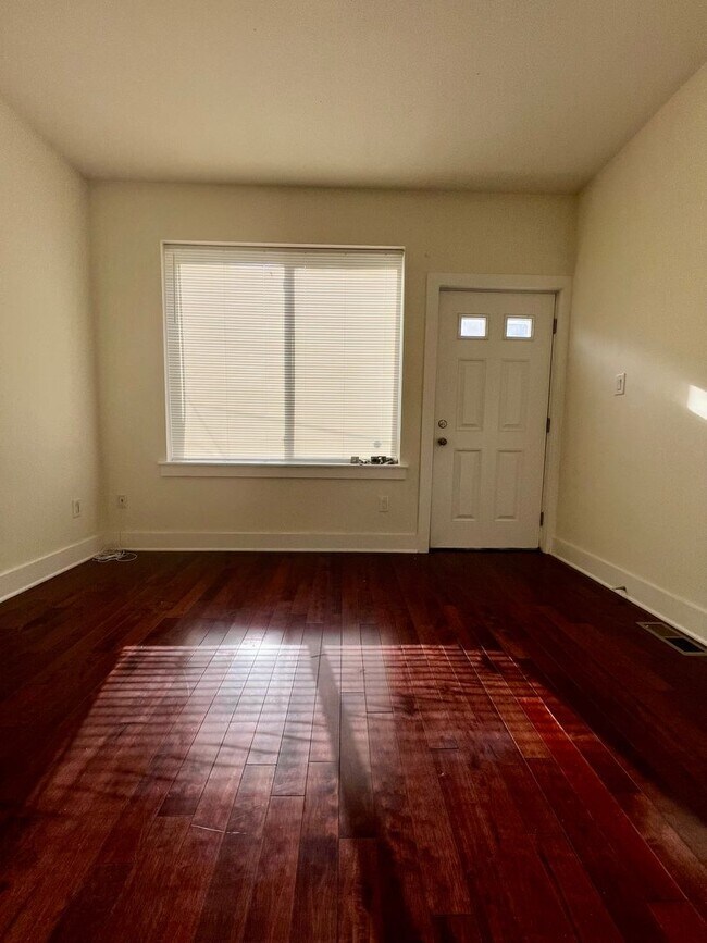 Building Photo - 1706 Arlington St