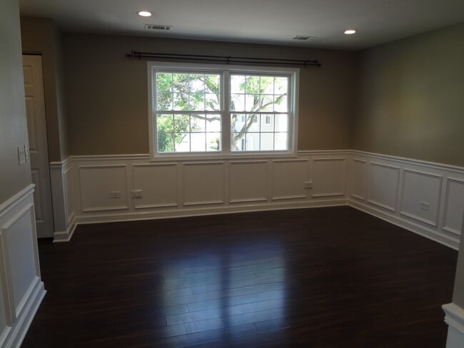 Building Photo - 1315 Exeter Ct