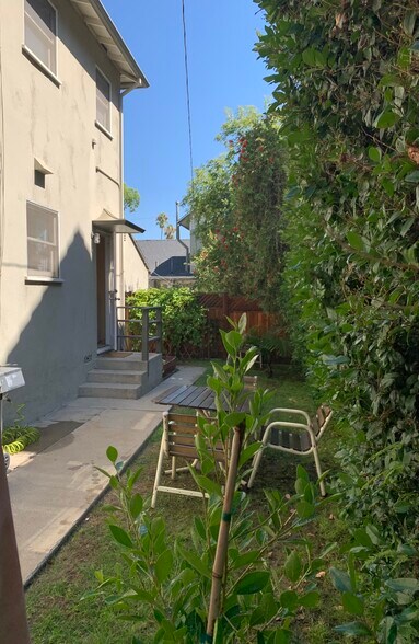 Backyard - 111 N 6th St