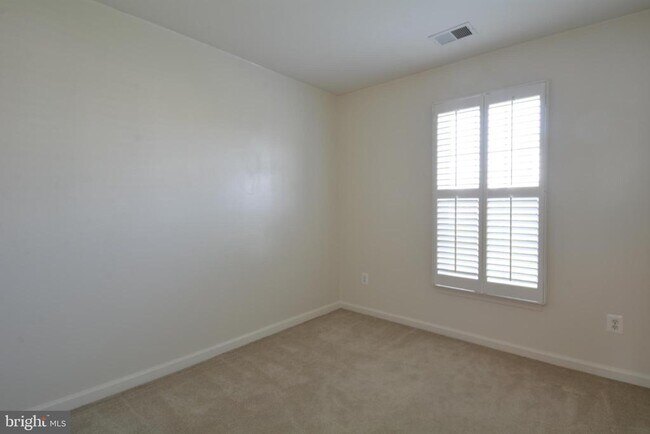 Building Photo - 5080 Grimm Dr