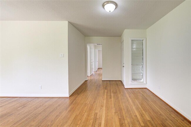Building Photo - 10111 Fonville Dr