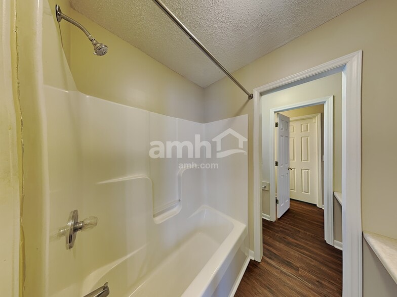 Building Photo - 1564 Cambridge Heights Pl NW