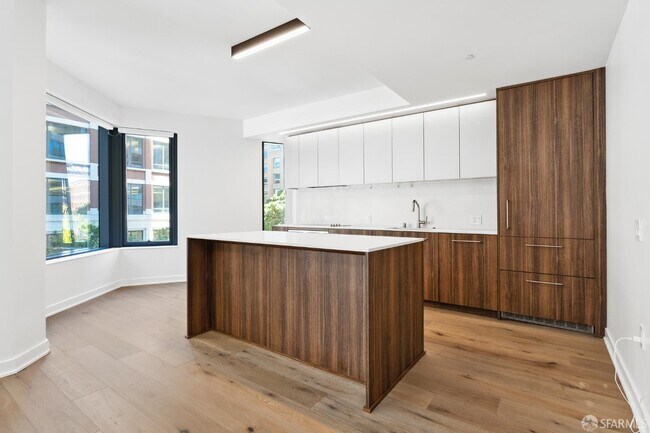 Building Photo - 280 Spear St