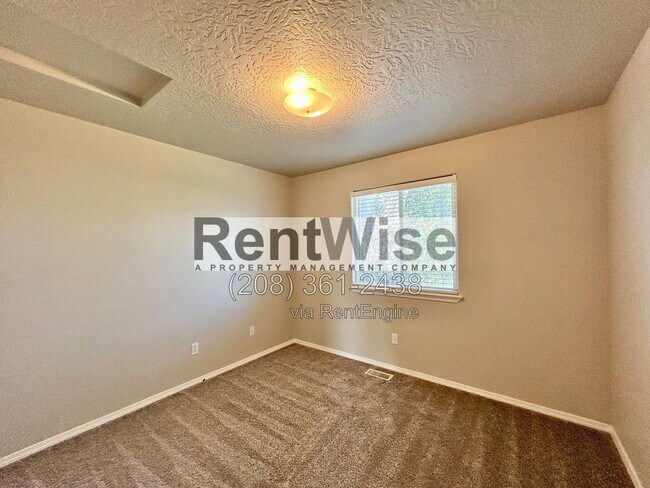 Building Photo - 14232 Carolina St