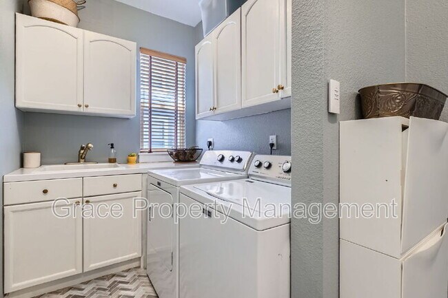 Building Photo - 16376 Flintlock Ct