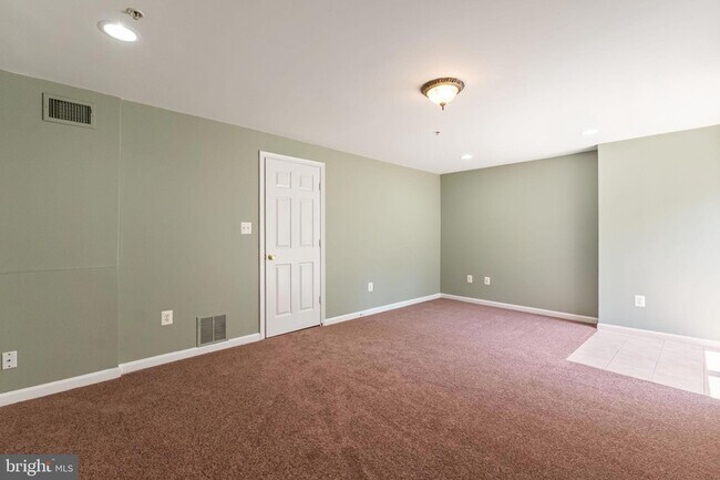 Building Photo - 623 Captain John Brice Way
