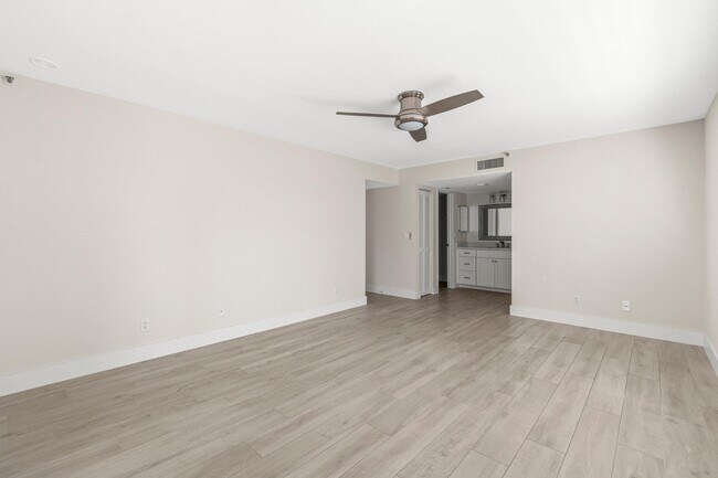 Building Photo - 343 Oak Harbour Dr