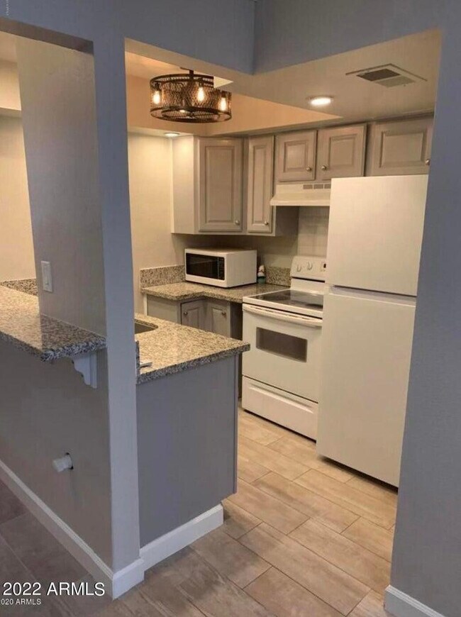 Building Photo - 461 W Holmes Ave