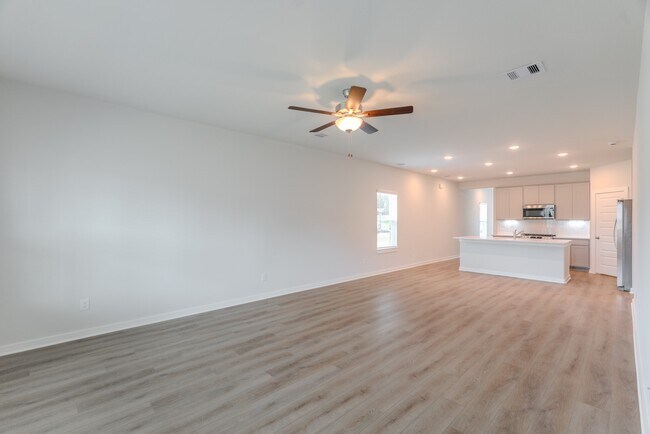 Building Photo - 8555 Blueberry Ash St