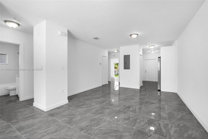 Building Photo - 2448 NW 42nd St