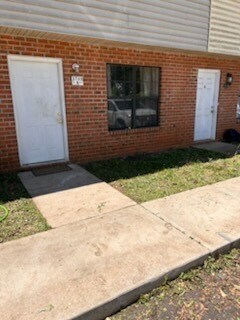 Building Photo - 3735 Oakwood Hills Dr