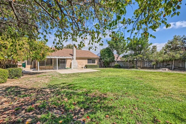 Building Photo - 3 Bedroom 2 Bath Single story Carlsbad hom...