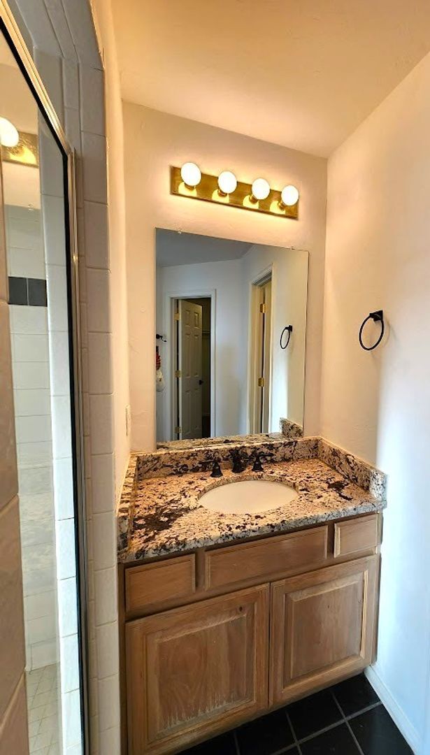 Building Photo - 3 Bed 2Bath 2 Car in the Westlake Addition NW OKC