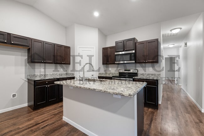 Building Photo - 1615 E Horstmann Ct