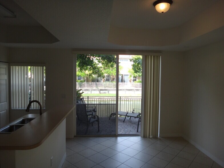Building Photo - 4929 N Harbor Isles Dr