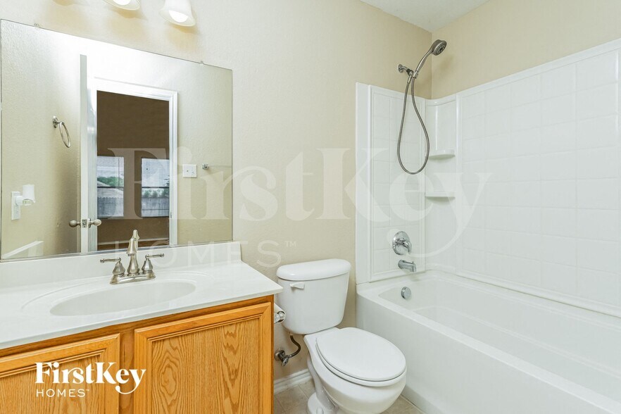 Building Photo - 2015 Angel Way