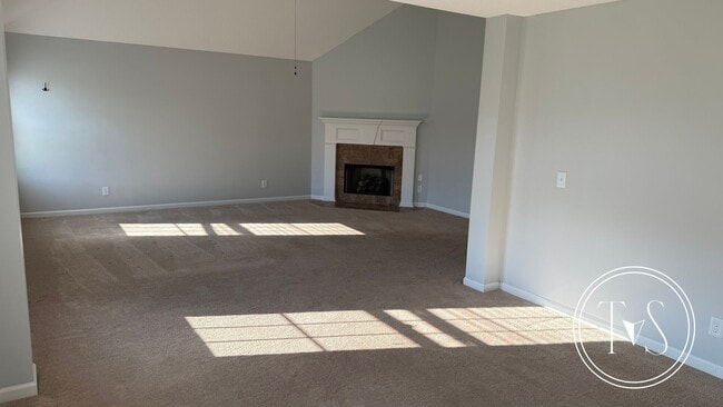 Building Photo - 983 Oak Crest Dr