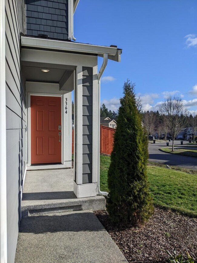 Building Photo - 4/2.5 Townhouse for rent in DuPont!