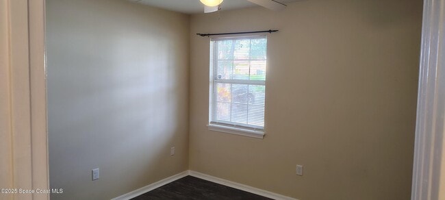 Building Photo - 2326 Talmadge Dr