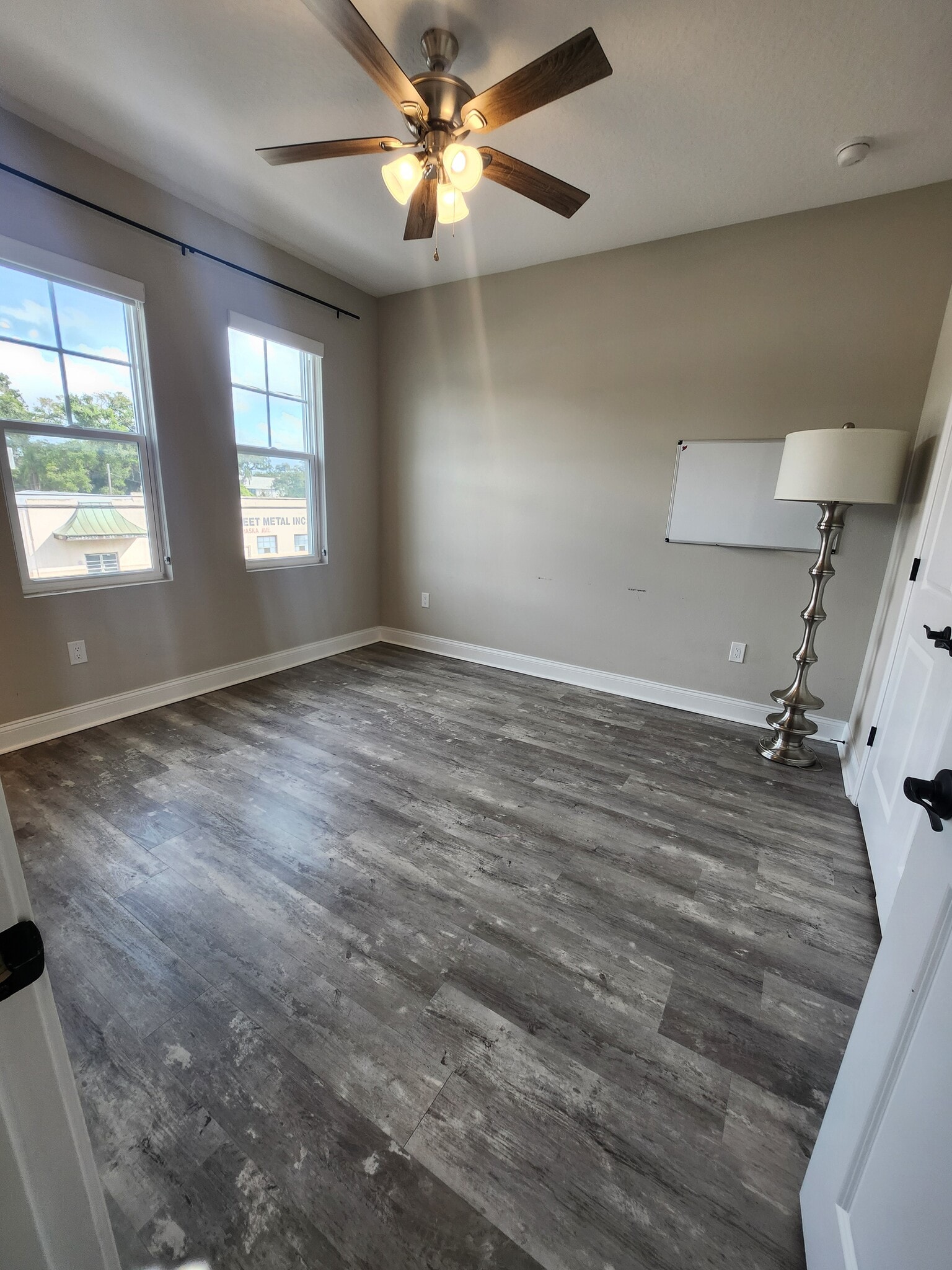 Building Photo - 4114 N Nebraska Ave