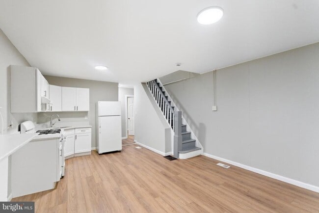 Building Photo - 3739 N Franklin St