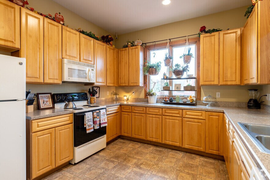 Riverwood Luxury Apartments 5500 Riverwood Dr Flint MI 48532