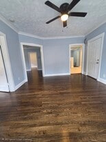 Dining room - 2605 W 65th St